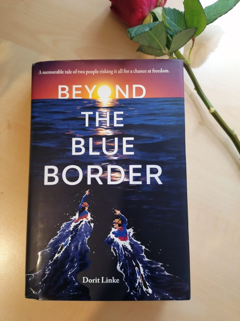 Jahresrückblick: Beyond the blue border  erscheint in den USA